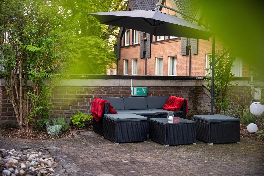 Hotel Am Stadtpark Hilden Exterior foto